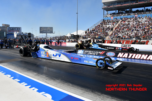 Justin Ashley - 'Vita-C Shot' (near 
lane) vs Cameron Ferre - 'EMPI' (far lane) - TF